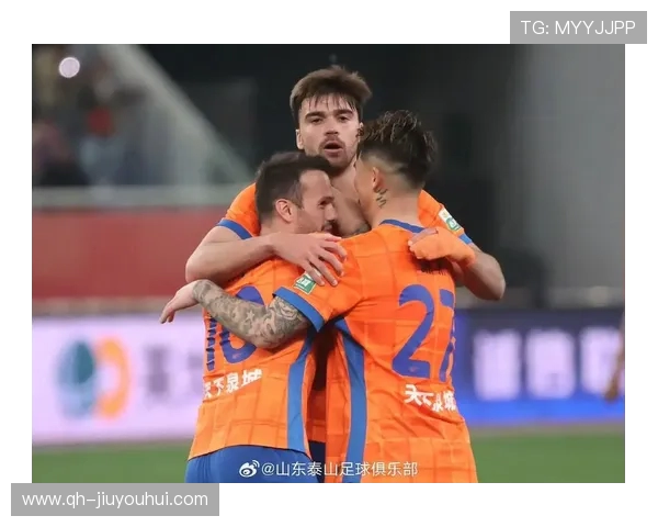 男孩神奇一脚足球飞入帽子引发全场惊叹温情瞬间感动无数观众