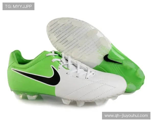 耐克粉色足球鞋款对比图分析 让你轻松选出最适合你的款式